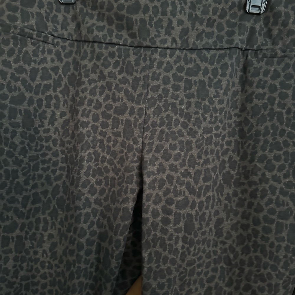 NWOT New York & Company Pull On Black/Brown Leopard Print Dress Pant XXL - Picture 3 of 7